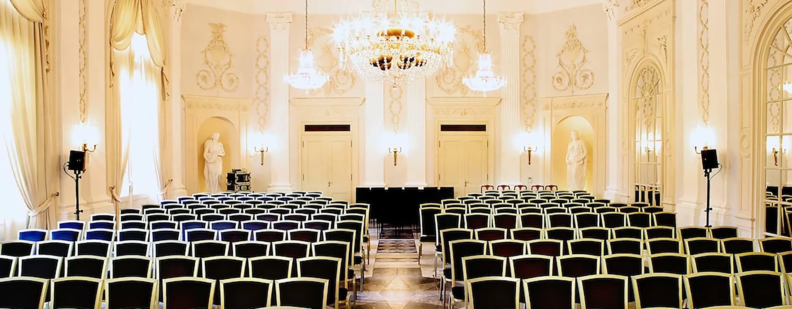 Beethovensaal des internationalen clubs La Redoute